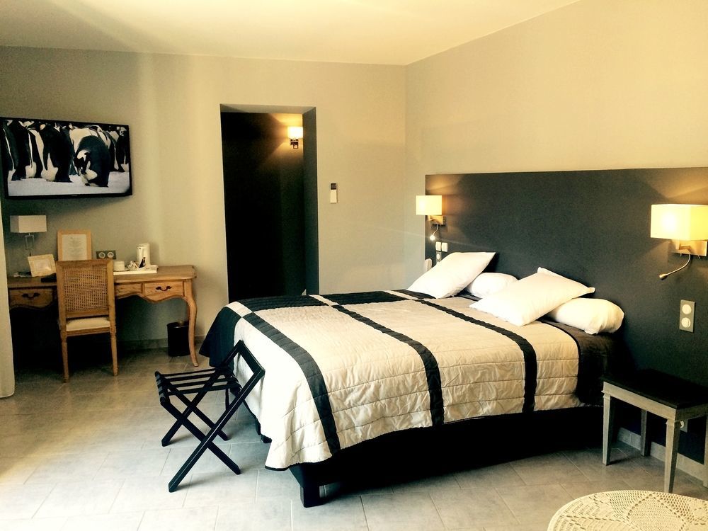 Logis Hotel Restaurant De La Paix Lodève Eksteriør billede