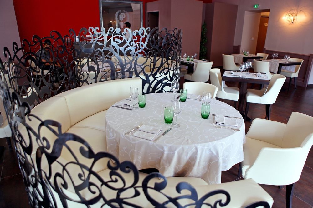 Logis Hotel Restaurant De La Paix Lodève Eksteriør billede