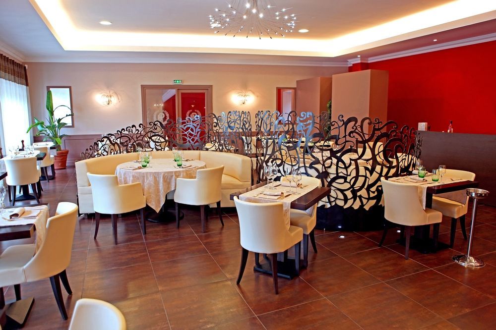 Logis Hotel Restaurant De La Paix Lodève Eksteriør billede