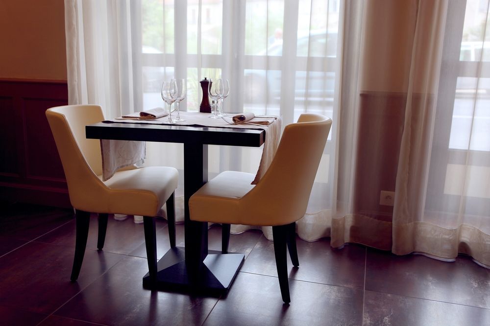 Logis Hotel Restaurant De La Paix Lodève Eksteriør billede